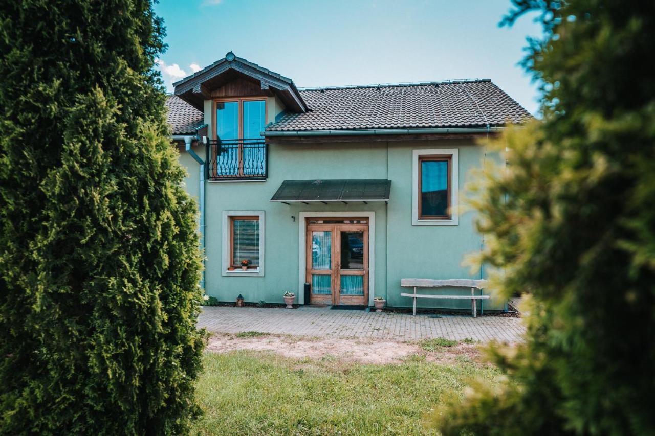 Bio Farma & Penzion Zlaty Hyl Novacany Esterno foto